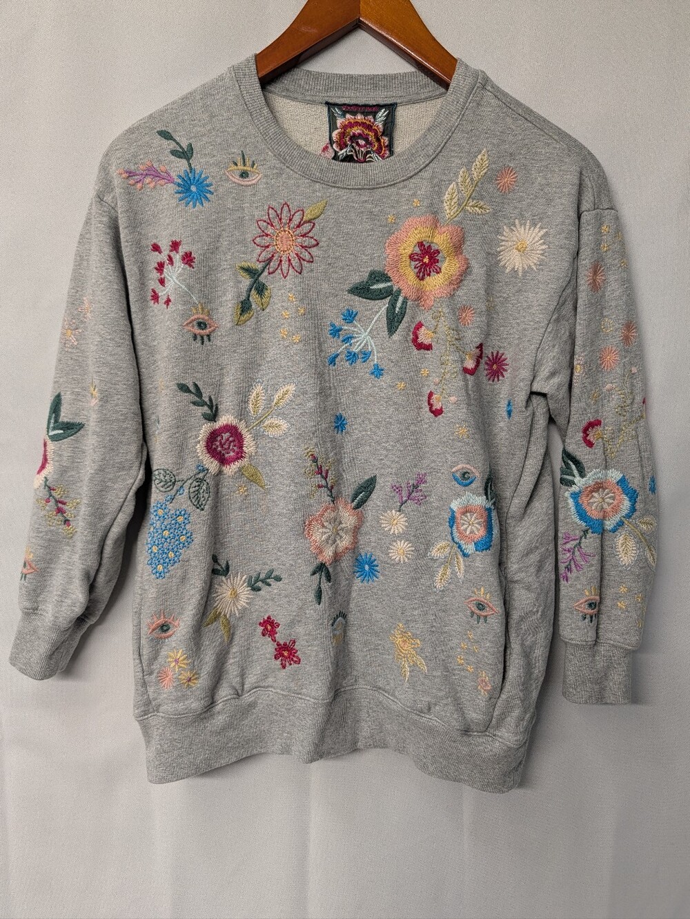 Johnny Was Gray Embroidered Floral + Eye Crewneck Sweatshirt Size XS